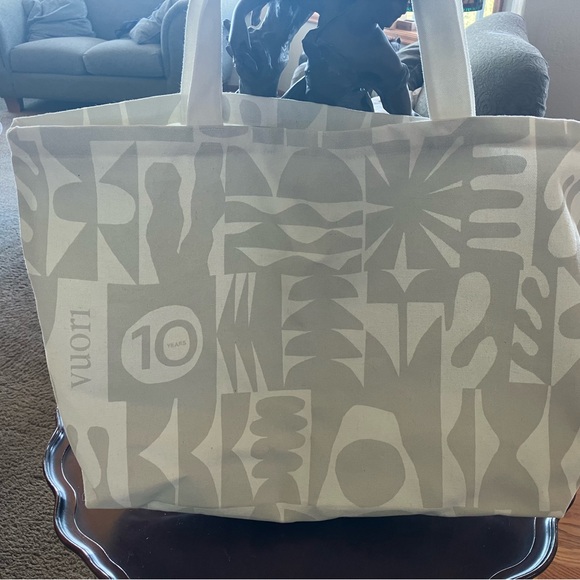 Vuori Handbags - Vuori White cotton Fabric rare tote
